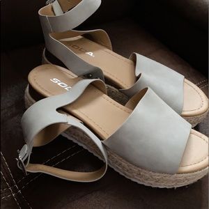 Soda brand size 9 perfect condition